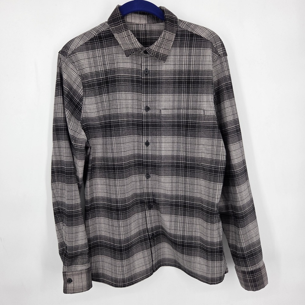 Lululemon Masons Peak Flannel Shirt Men's Medium Gray and Black Plaid Zip Pocket - Picture 2 of 6